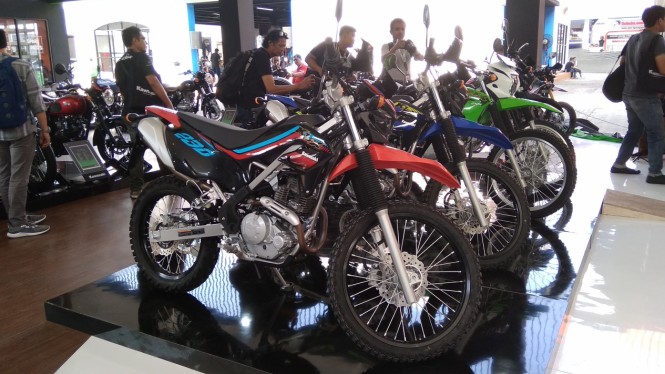 Sadis! Baru Meluncur, KLX 230 Sudah Terpesan 1.500 Unit 