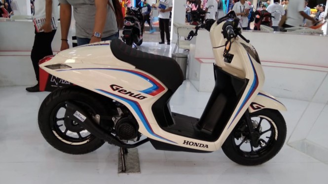 Ganteng Honda  Pajang Genio  Bergaya Cafe Racer di PRJ 