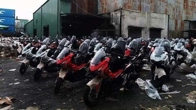 Asyik Ada Diskon Akhir Tahun untuk Honda  ADV  150  dan PCX 