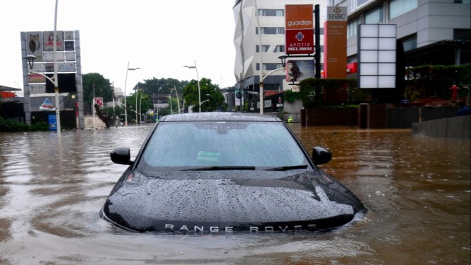  Mobil  Anda Terendam  Banjir  Segera Lakukan Hal hal Ini