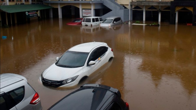 Rugi Banyak Harga  Mobil  Bekas Banjir Turun  Puluhan Juta 