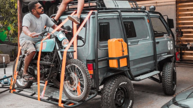 Intip Proses Modifikasi Suzuki Carry Bagong Bergaya Off-Road