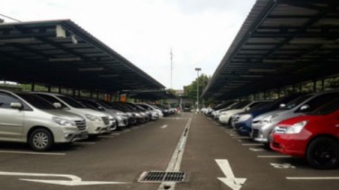 Parkir di Bandara