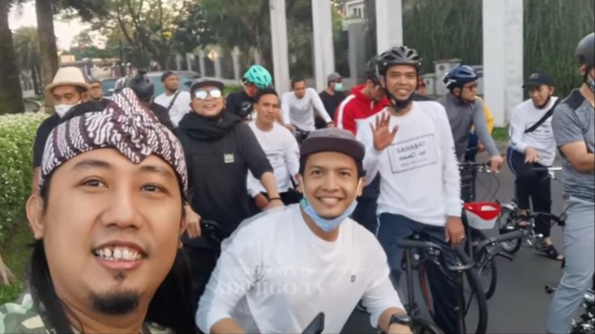 Baru Tahu Ternyata UAS Menggunakan Sepeda  Yang Terlahir 