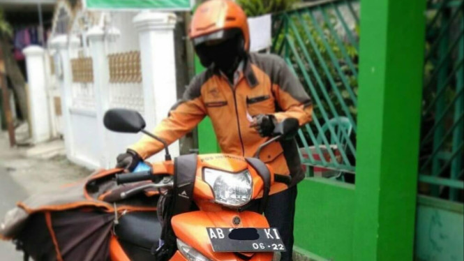 Ada yang Aneh dari Motor Tukang Pos Ini sampai Viral di Media Sosial