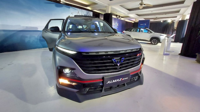 3.000 Pembeli Pertama Wuling Almaz RS Dapat Ini, Berapa Harga Jualnya