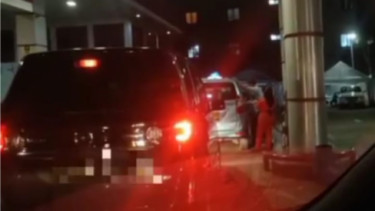 Viral isi bensin di SPBU mobil taksi goyang-goyang