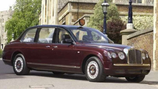 bentley-state-limousine-milik-ratu-elizabeth-ii-seharga-rp170-miliar