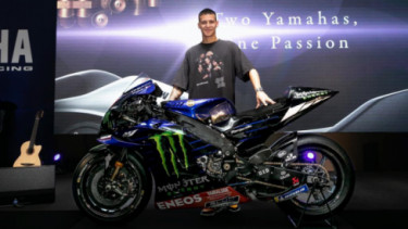 Fabio Quartararo dapat hadiah Yamaha YZR-M1