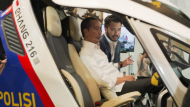 Presiden Jokowi naiki kendaraan udara otonom ehang 216