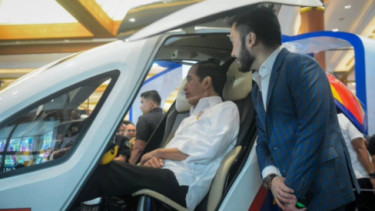 Presiden Jokowi naiki kendaraan udara otonom ehang 216