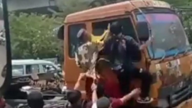 Sopir truk dipukuli oleh rombongan pengantar jenazah